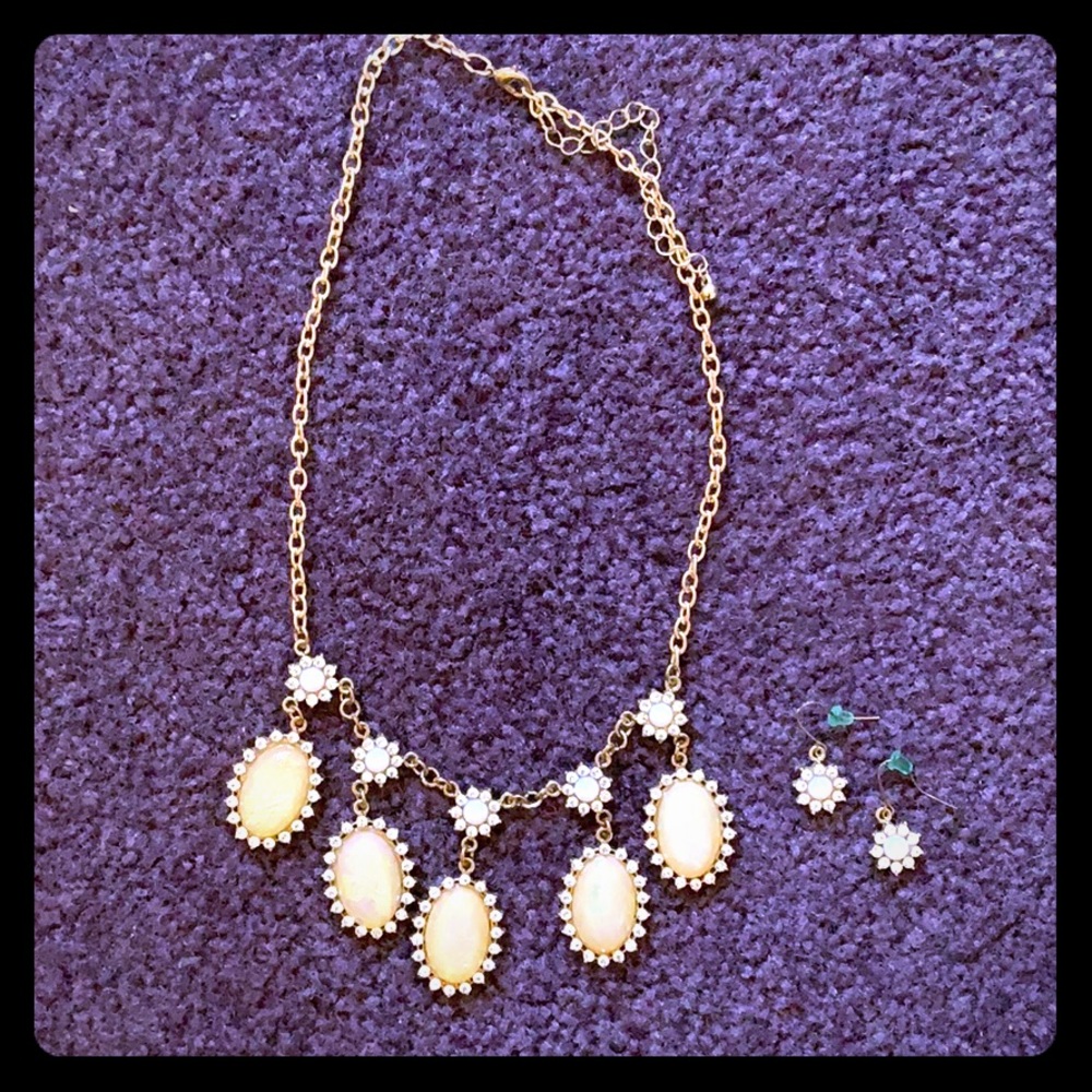 Statement necklace with dangle earrings